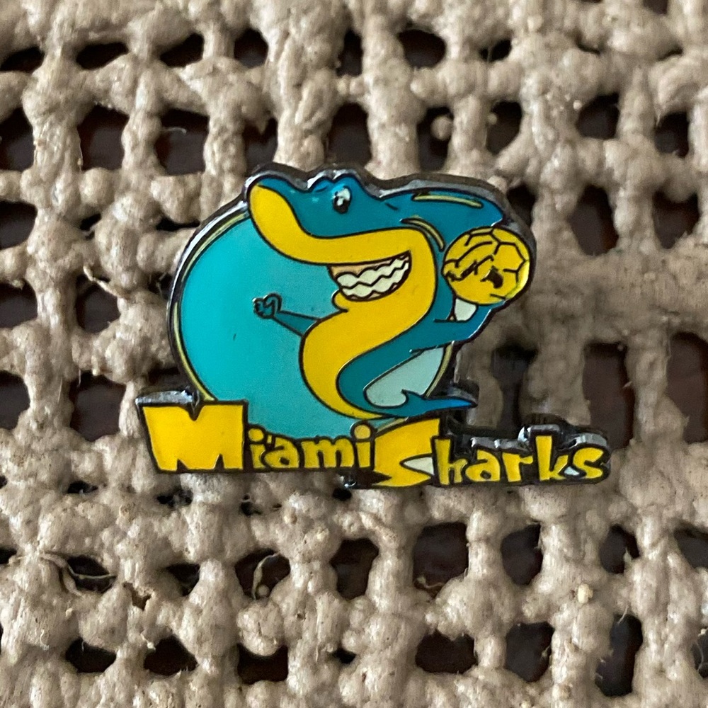 VINTAGE MIAMI SHARKS LAPEL PIN